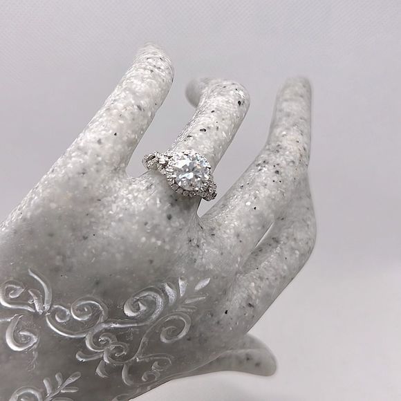 2.5ct tw round brilliant twist halo  engagement ring - Picture 11 of 15